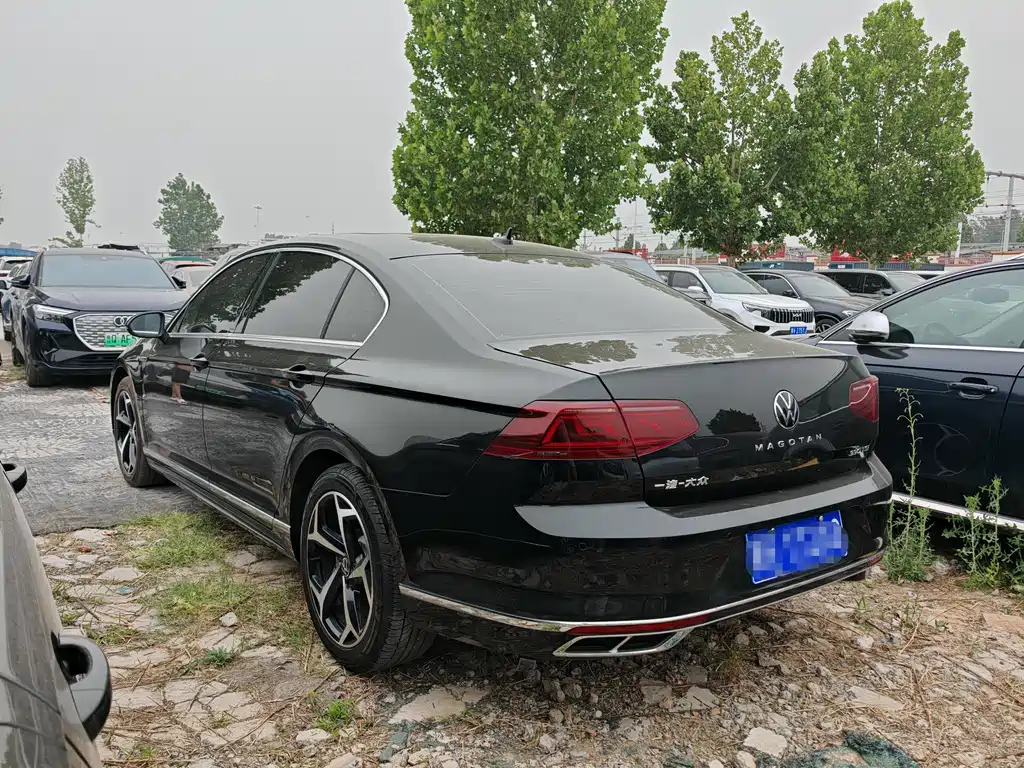 VOLKSWAGEN MAGOTAN 2023