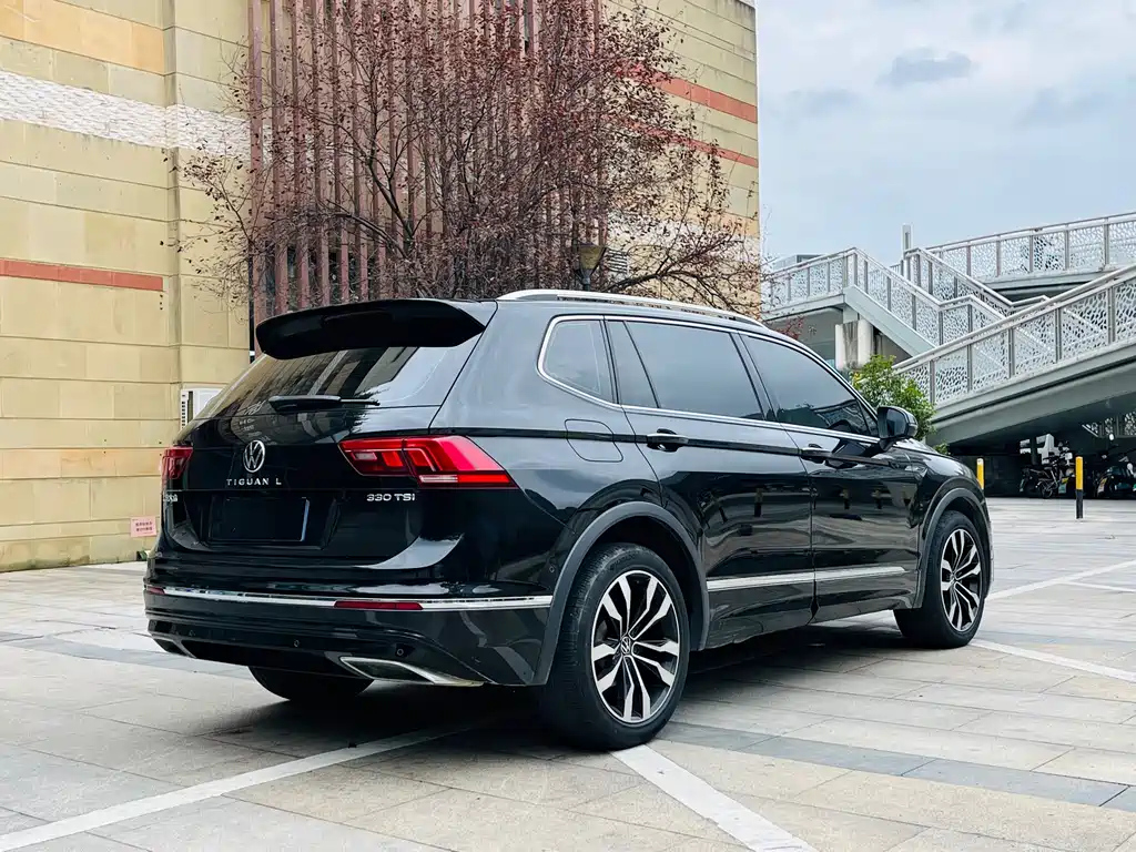 VOLKSWAGEN TIGUAN L 2021