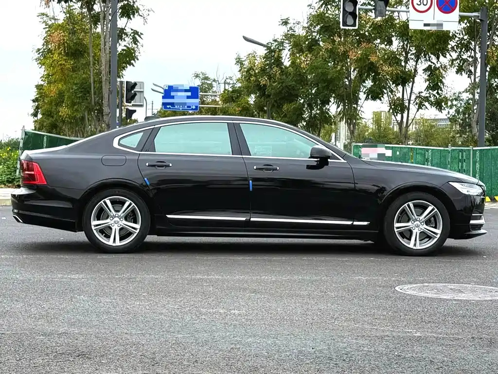 VOLVO S90 2019