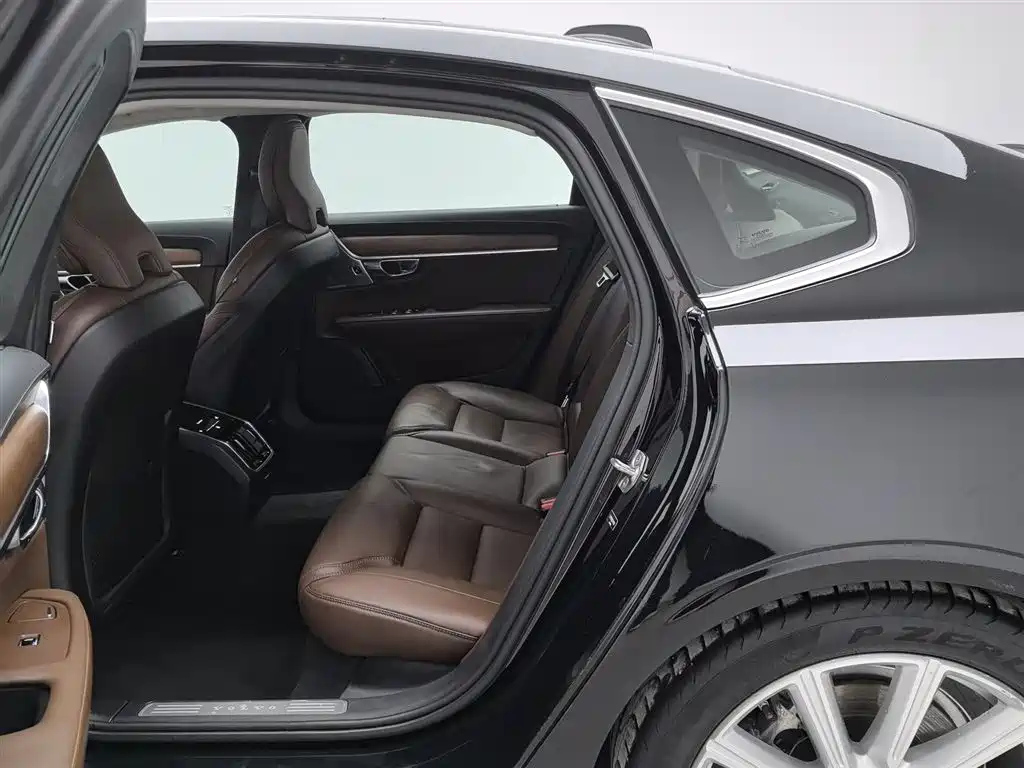 VOLVO S90 2019