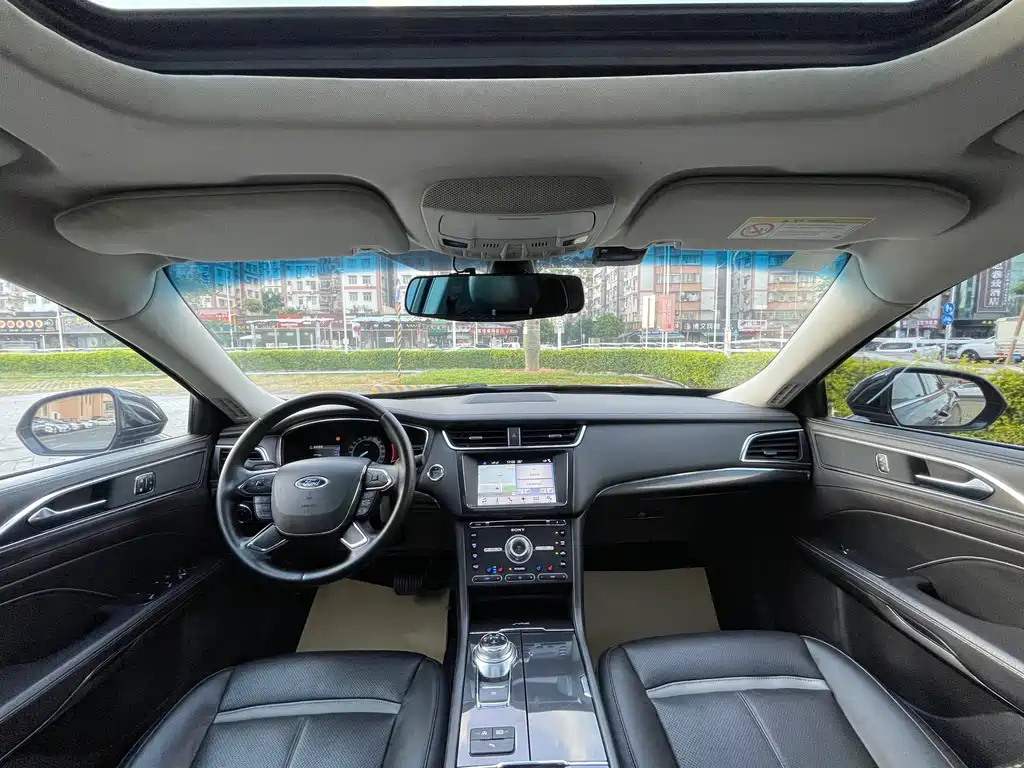 FORD TAURUS 2017