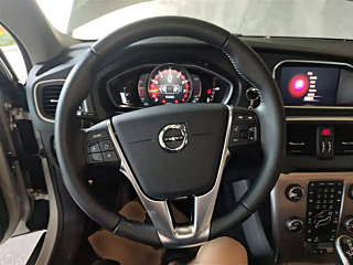 VOLVO V40 2017 YEAR CROSS COUNTRY T3 ELEGANT EDITION 2017