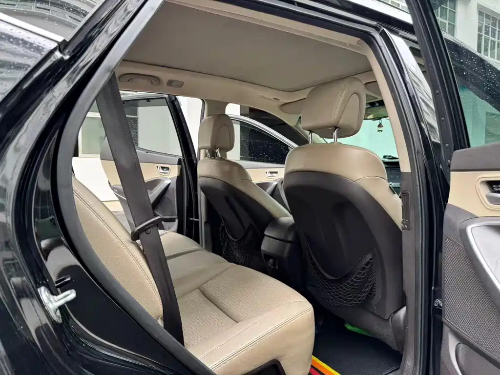 HYUNDAI SANTAFE 2013