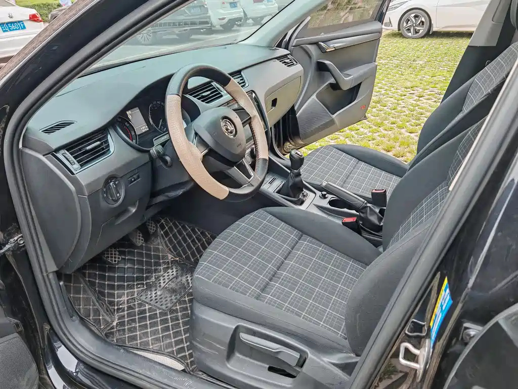 SKODA OCTAVIA 2021
