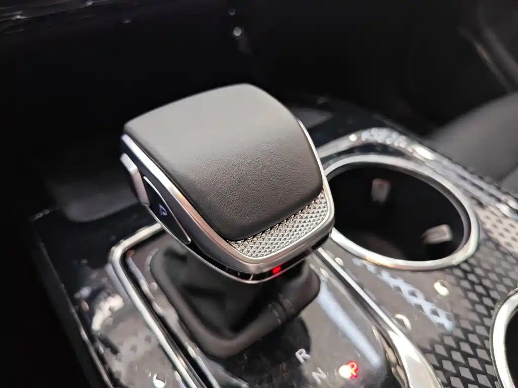 HONGQI HS3 PHEV 2024