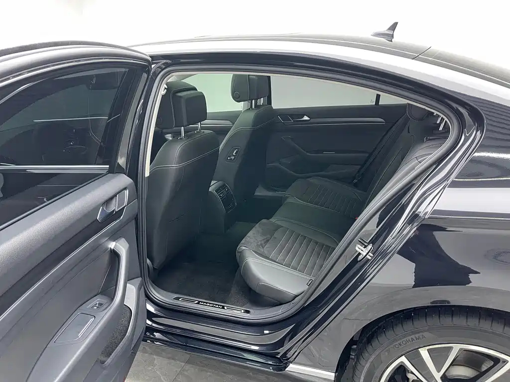 VOLKSWAGEN MAGOTAN 2022