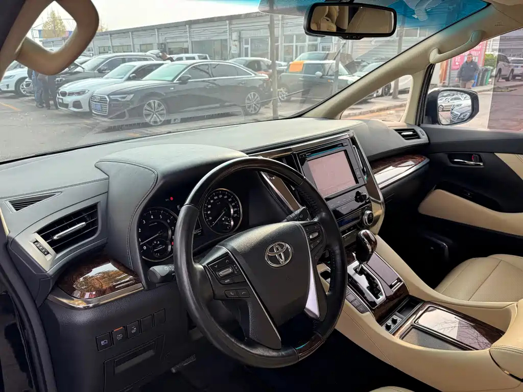 TOYOTA ALPHARD 2019