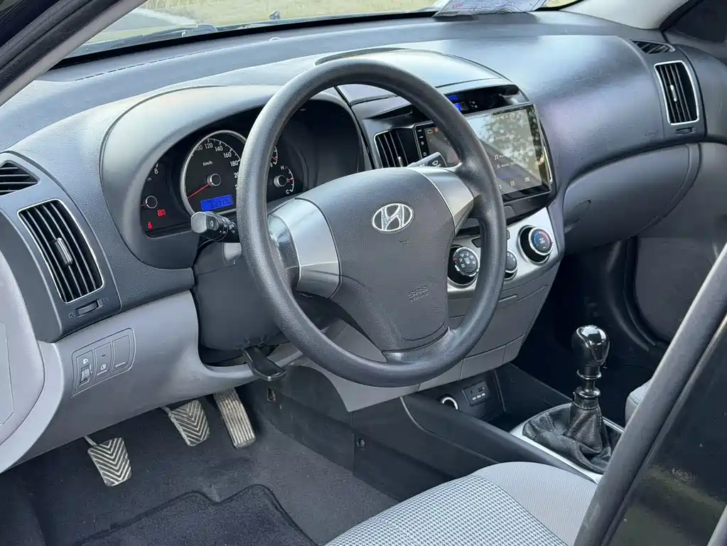 HYUNDAI CELESTA 2015