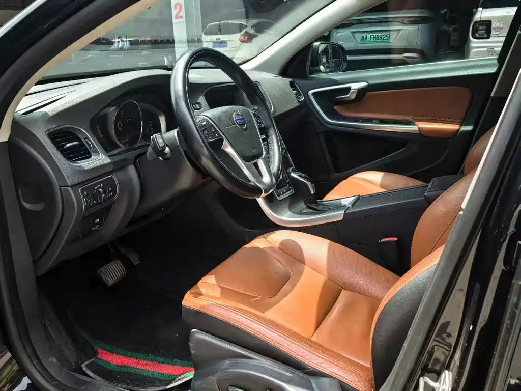 VOLVO S60 2014