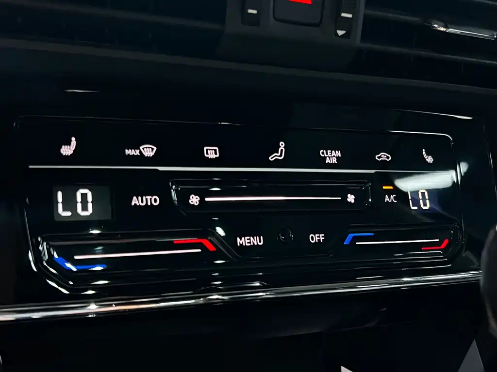 VOLKSWAGEN PASSAT 2023