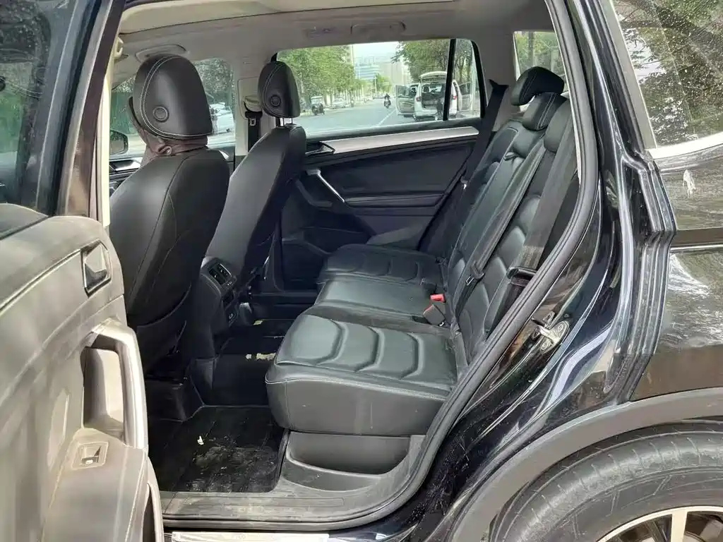 VOLKSWAGEN TIGUAN L 2017