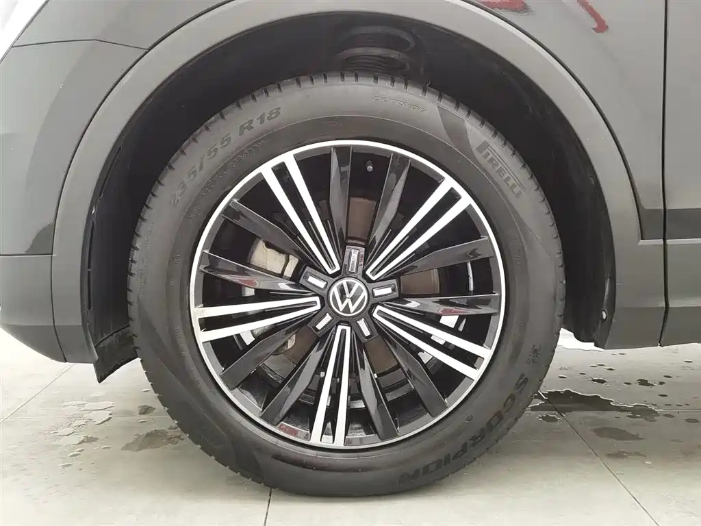 VOLKSWAGEN TIGUAN L 2021