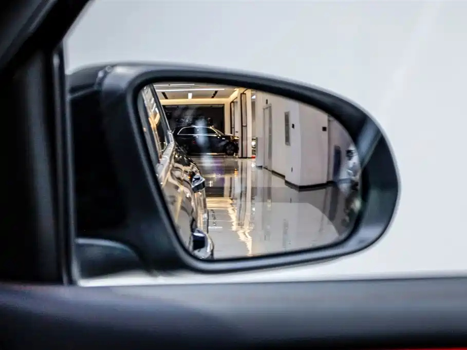 MERCEDES BENZ GLB 2023