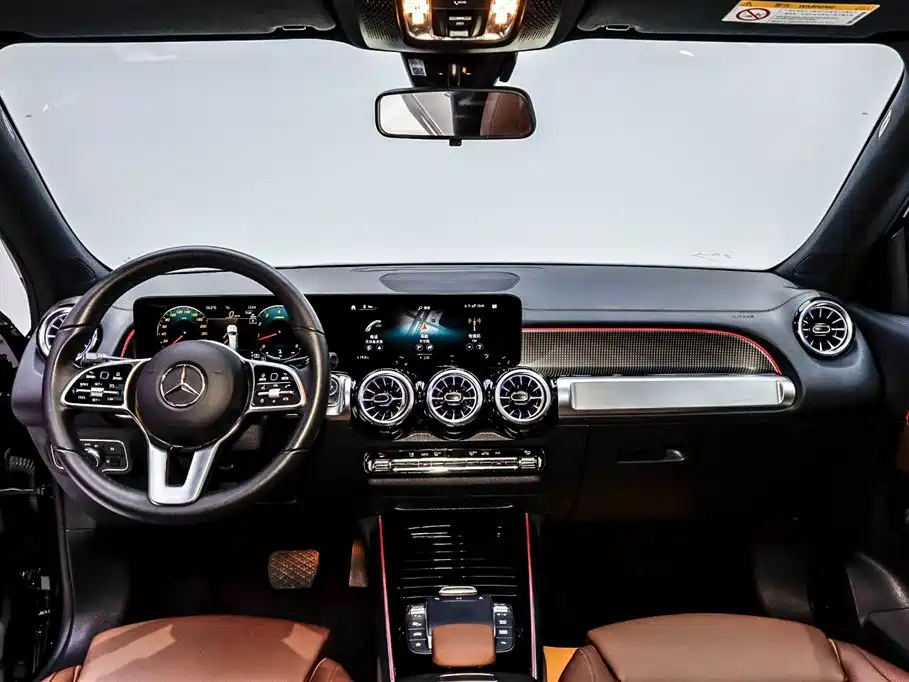 MERCEDES BENZ GLB 2023