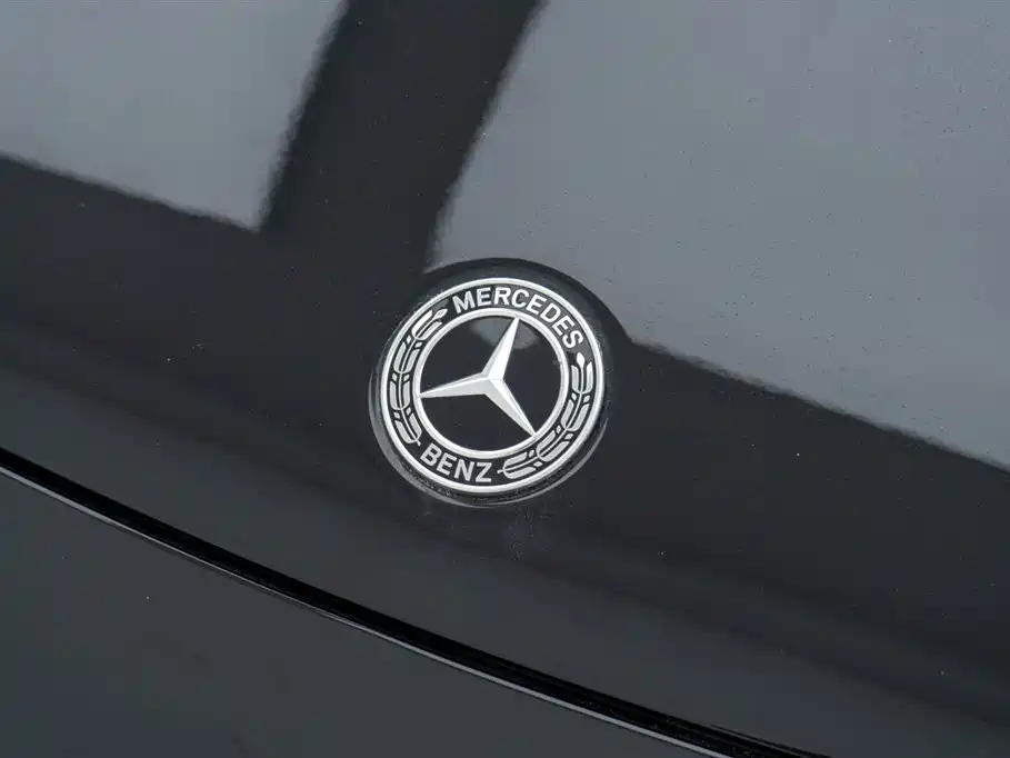 MERCEDES BENZ GLB 2024