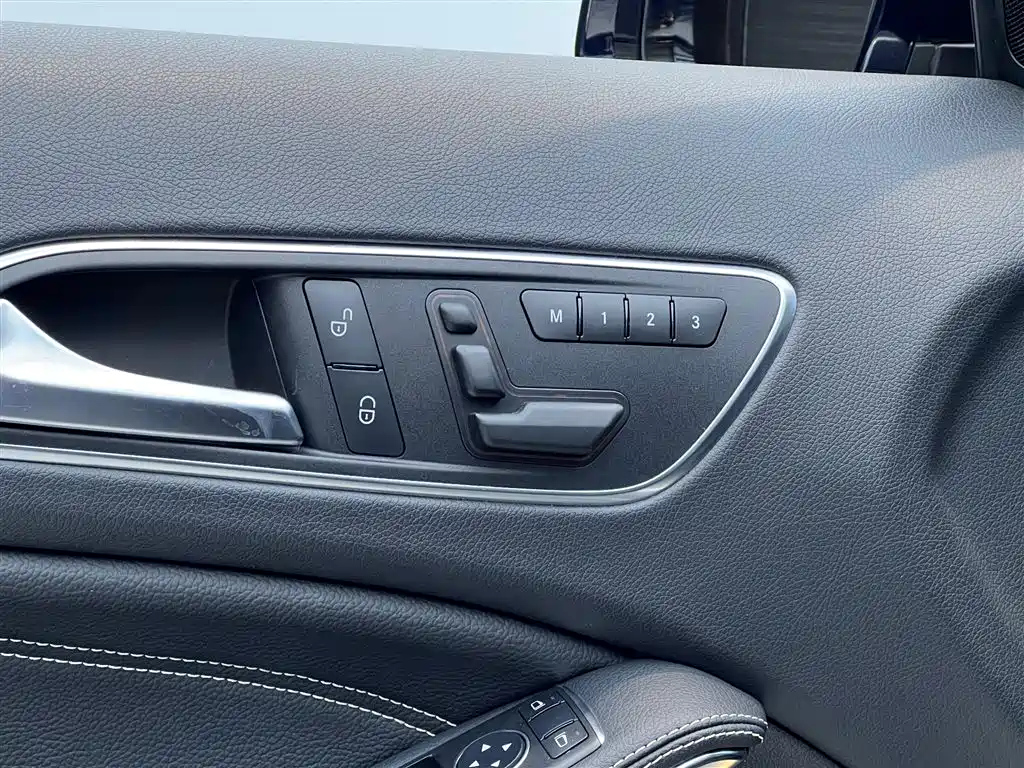 MERCEDES BENZ GLA 2016