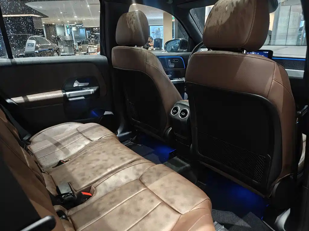 MERCEDES BENZ GLB 2023