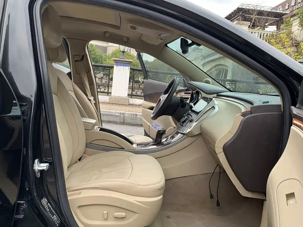 BUICK LACROSSE 2013