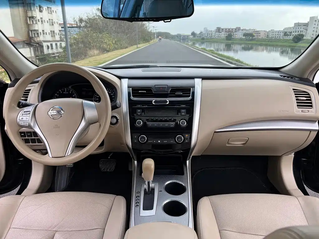 NISSAN TEANA 2016