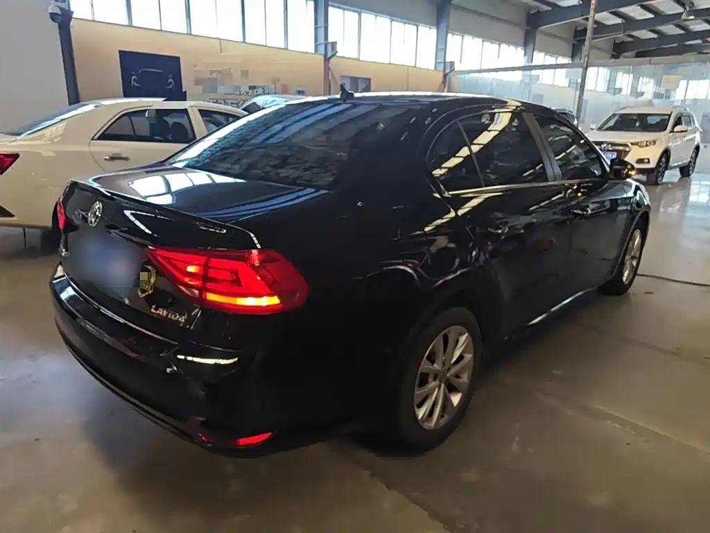 VOLKSWAGEN LAVIDA 2017