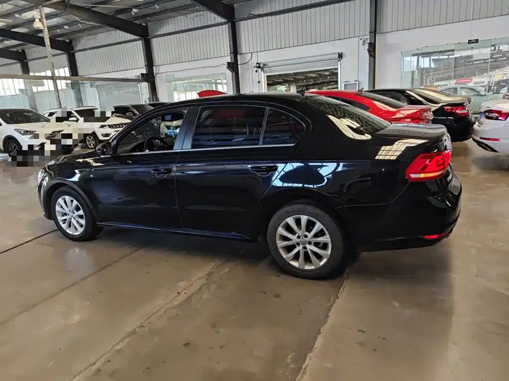 VOLKSWAGEN LAVIDA 2017