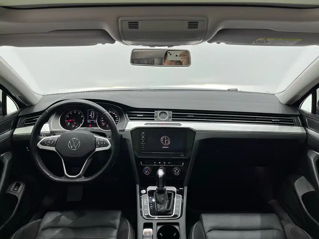 VOLKSWAGEN MAGOTAN 2020