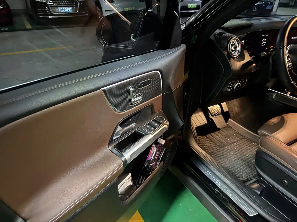 MERCEDES BENZ GLB 2022