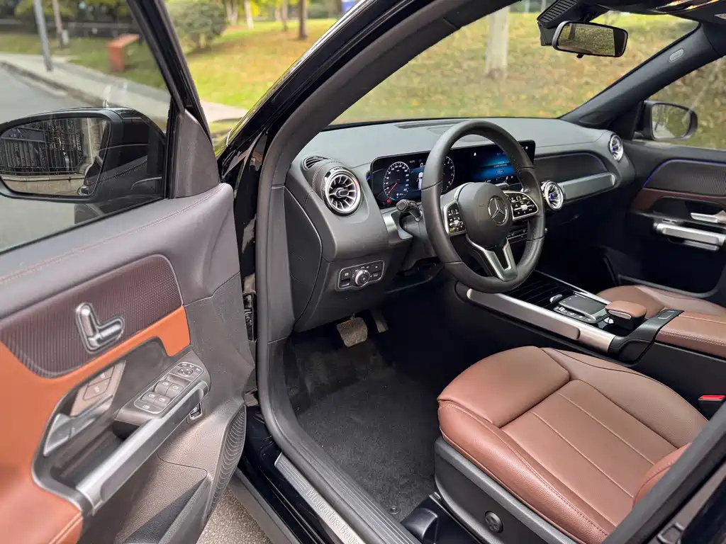 MERCEDES BENZ GLB 2023