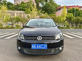 VOLKSWAGEN TOURAN 2015