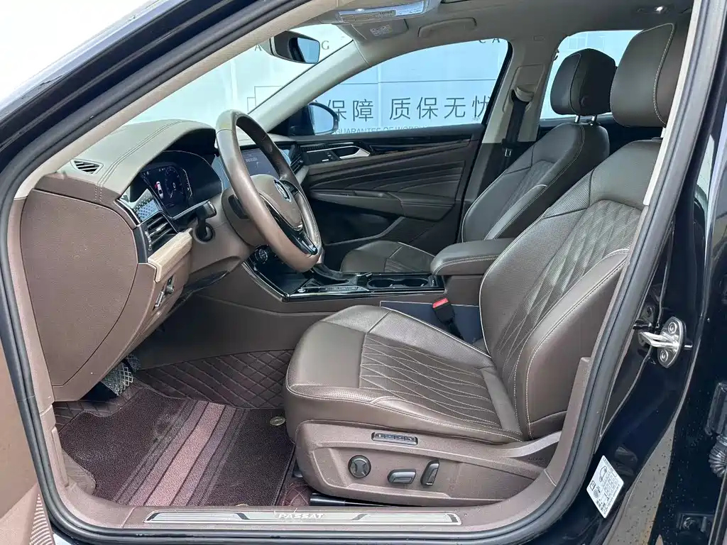 VOLKSWAGEN PASSAT 2020