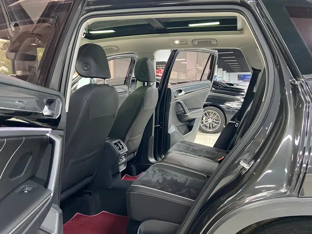 VOLKSWAGEN TAYRON 2019