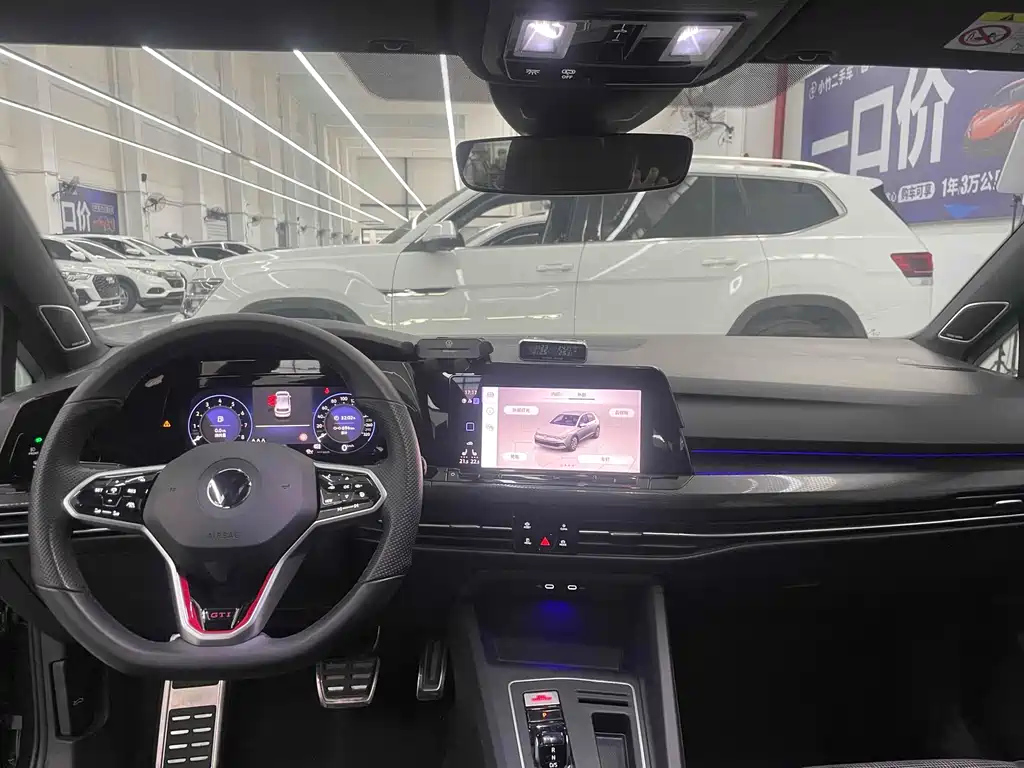 VOLKSWAGEN GOLF GTI 2021