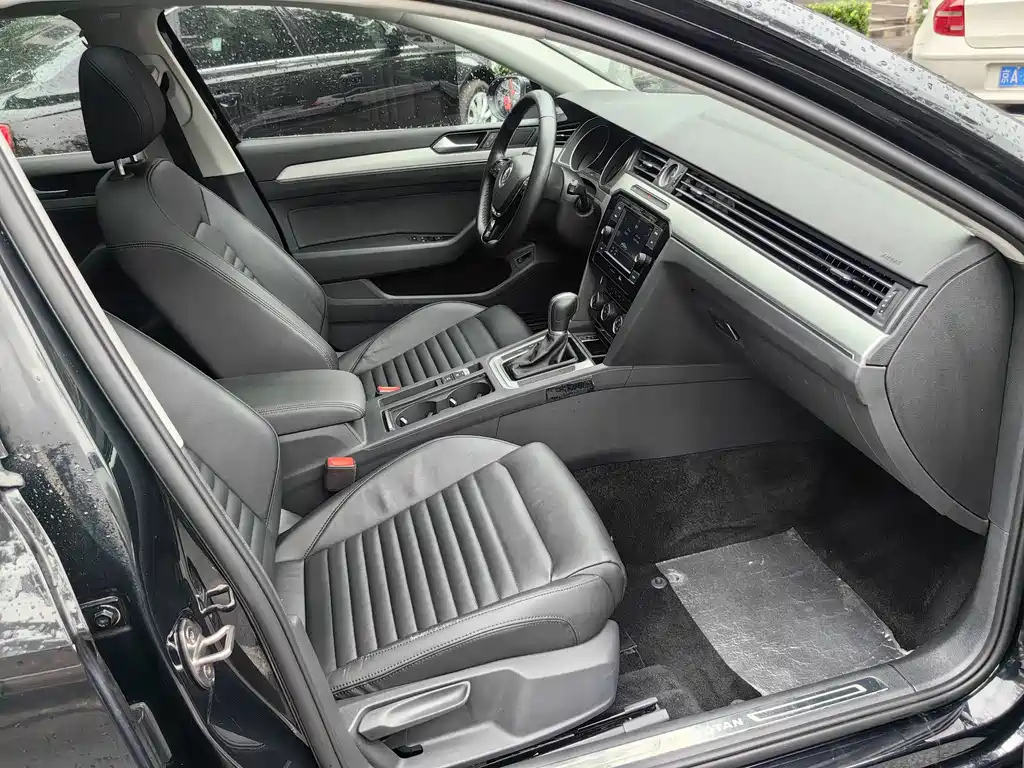 VOLKSWAGEN MAGOTAN 2018