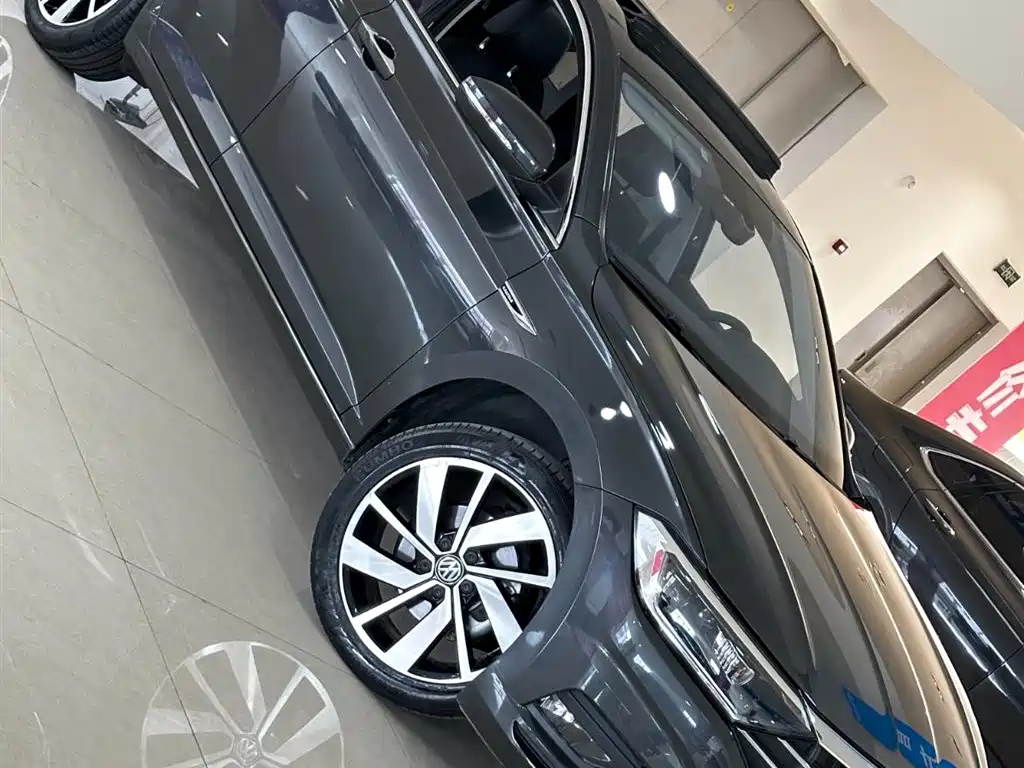 VOLKSWAGEN SAGITAR 2022