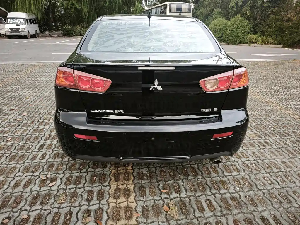 MITSUBISHI LANCER EX 2013