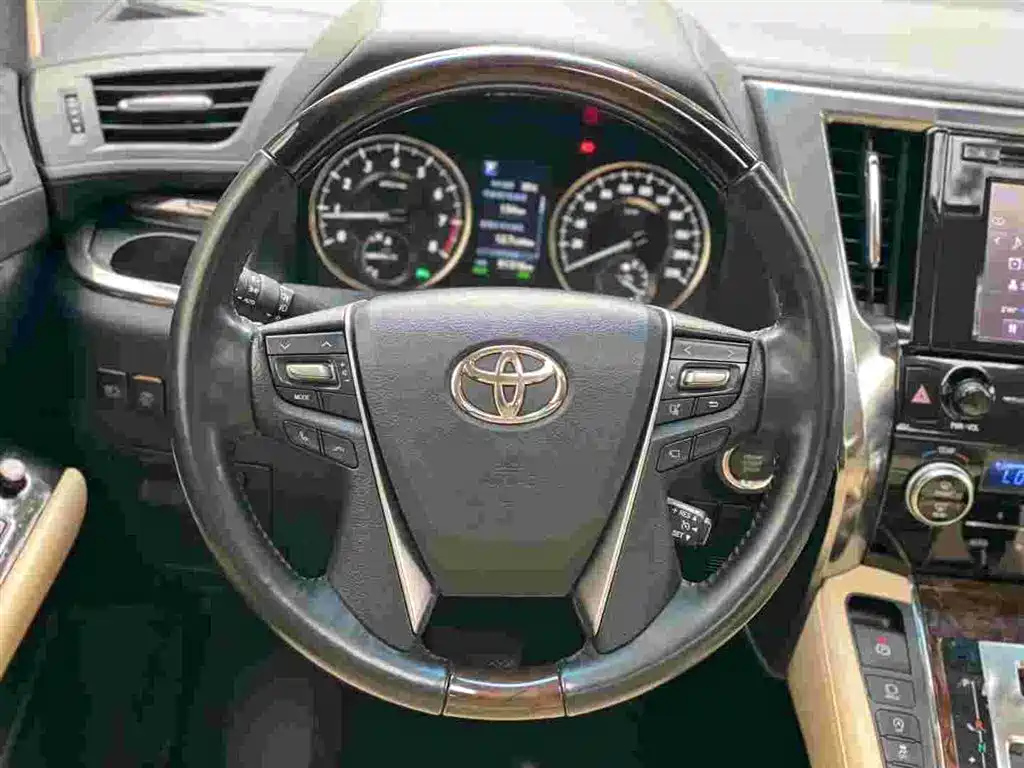 TOYOTA ALPHARD 2018