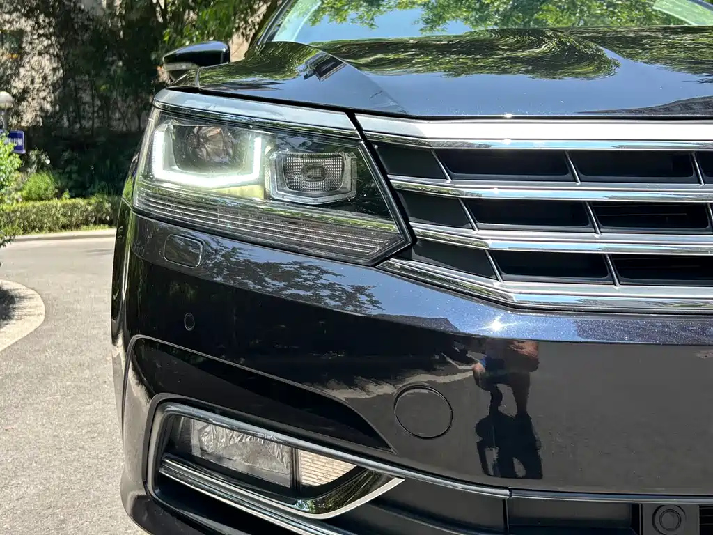 VOLKSWAGEN PASSAT 2017
