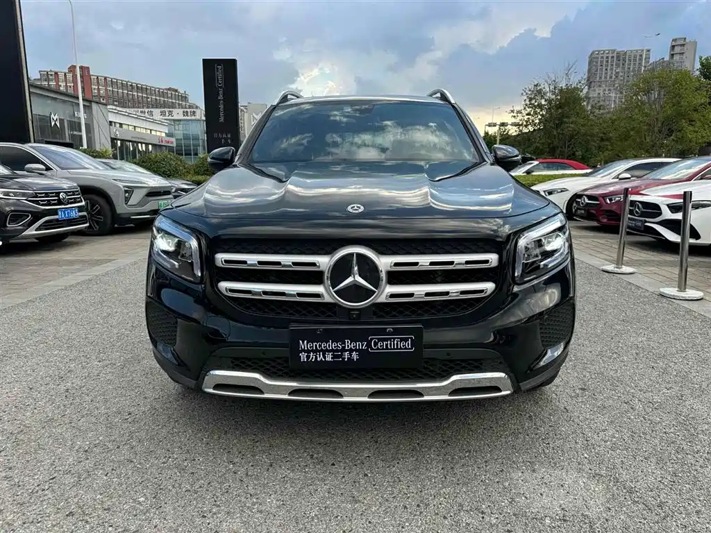 MERCEDES BENZ GLB 2023