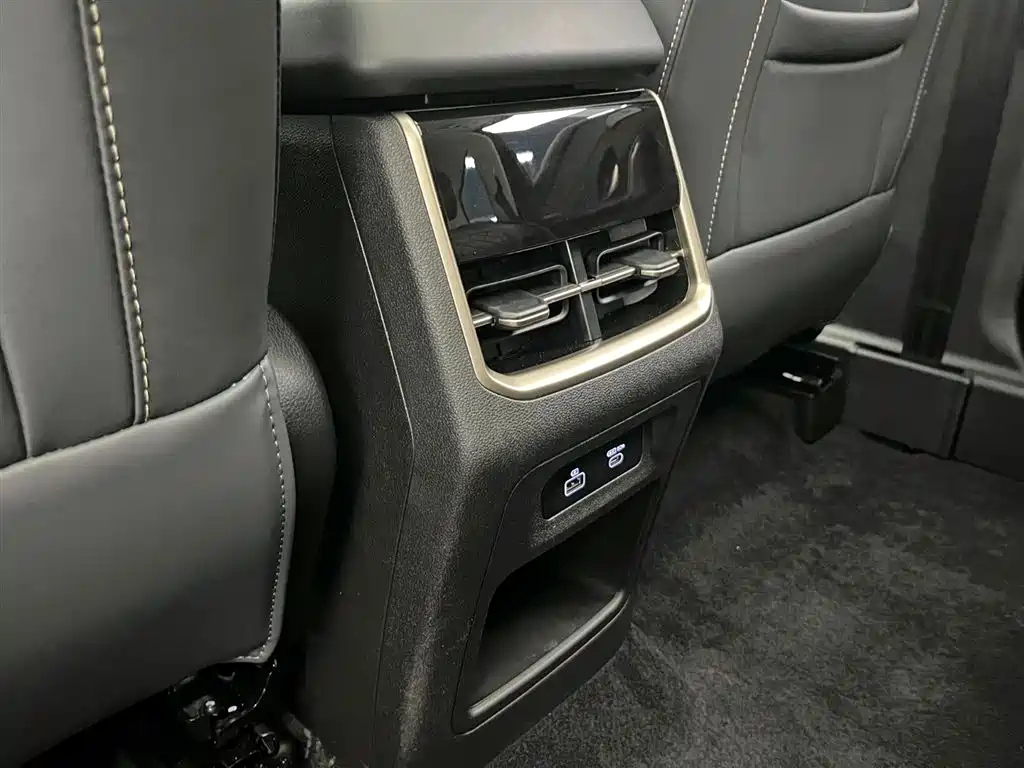 JETOUR SHANHAI L9 2025