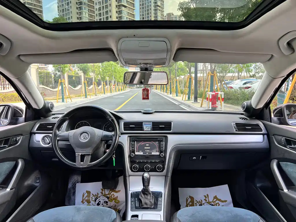 VOLKSWAGEN PASSAT 2014