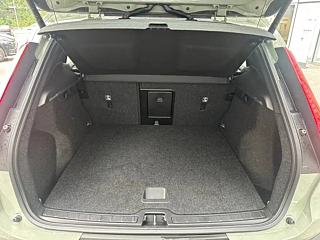 VOLVO XC40  2025 YEAR B4 4WD  DELUXE EDITION 2025