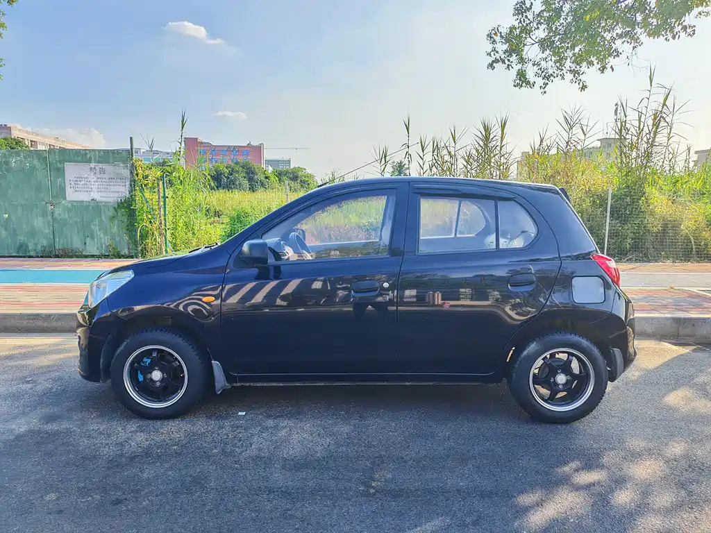 VENUCIA R30 2014