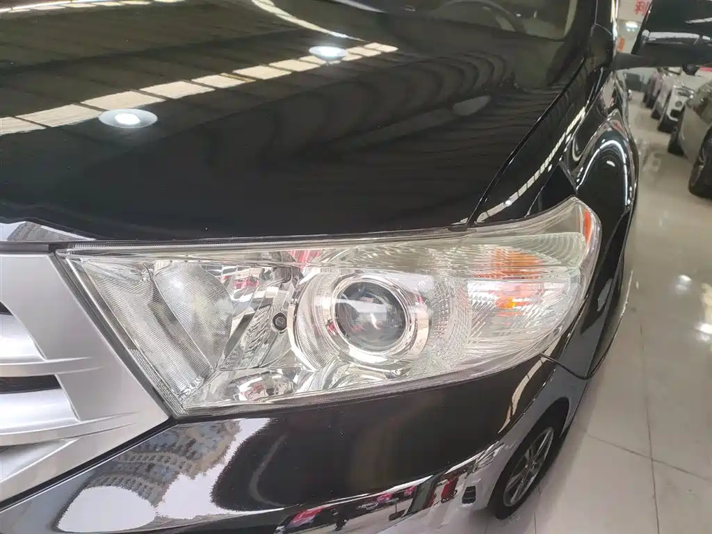 TOYOTA HIGHLANDER 2012