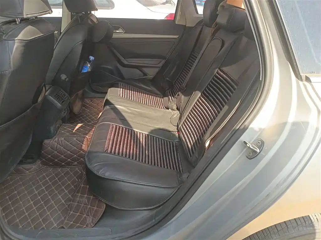 VOLKSWAGEN LAVIDA 2019