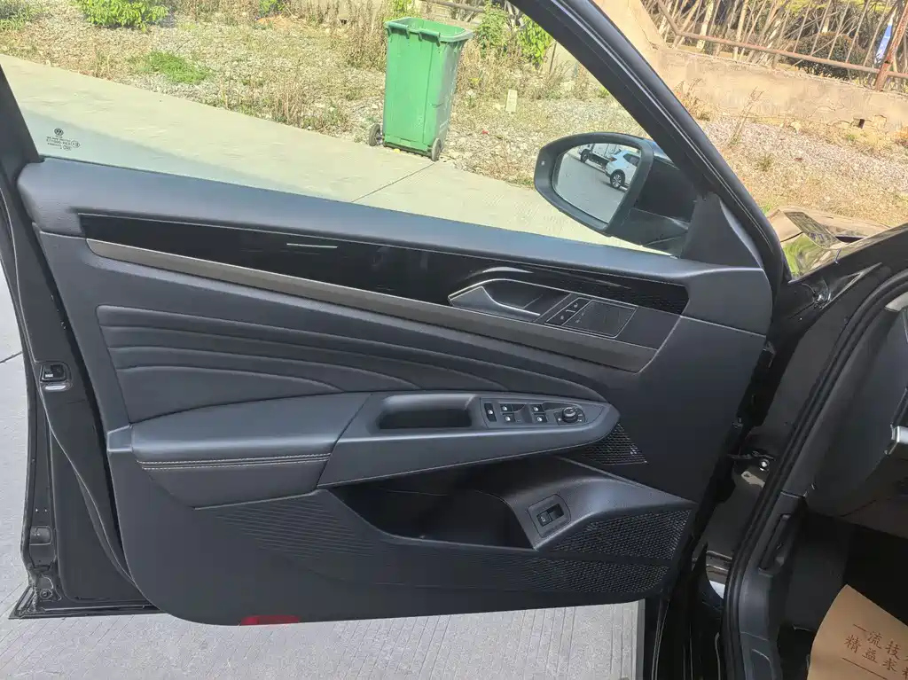 VOLKSWAGEN PASSAT 2019