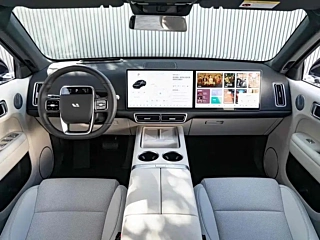 LI AUTO L6  2025 YEAR PRO INTELLIGENT  EDITION 2025