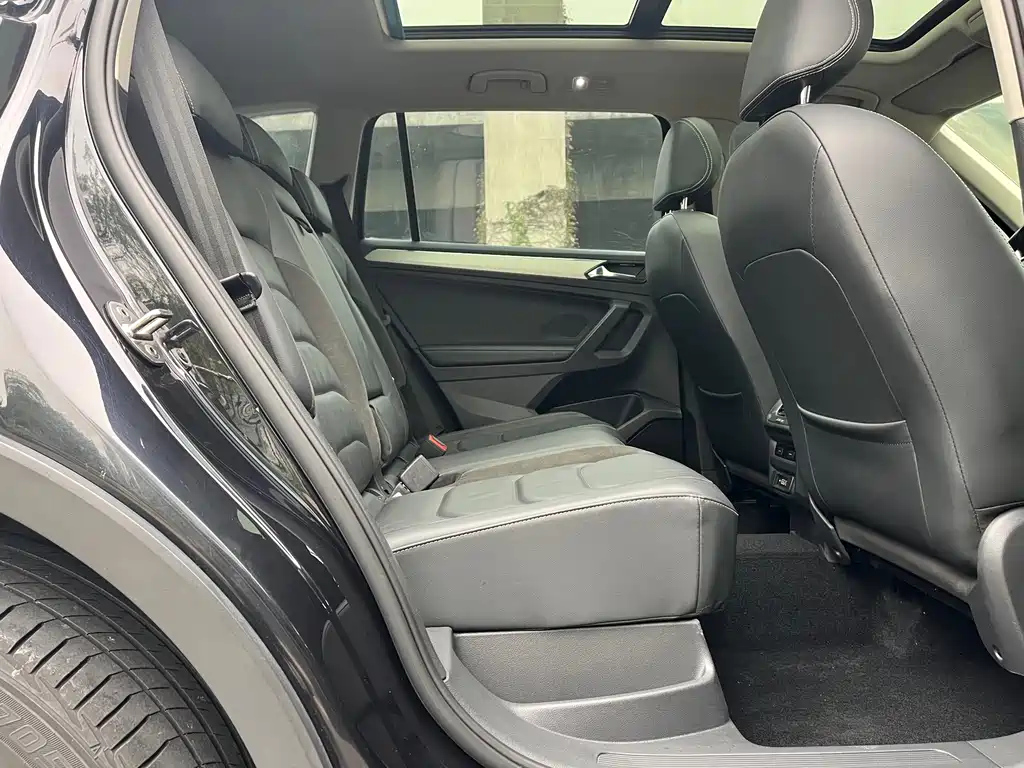 VOLKSWAGEN TIGUAN L 2020