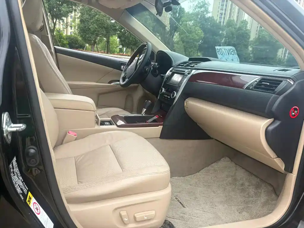 TOYOTA CAMRY 2012