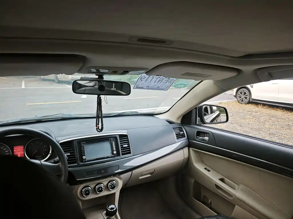 MITSUBISHI LANCER EX 2013