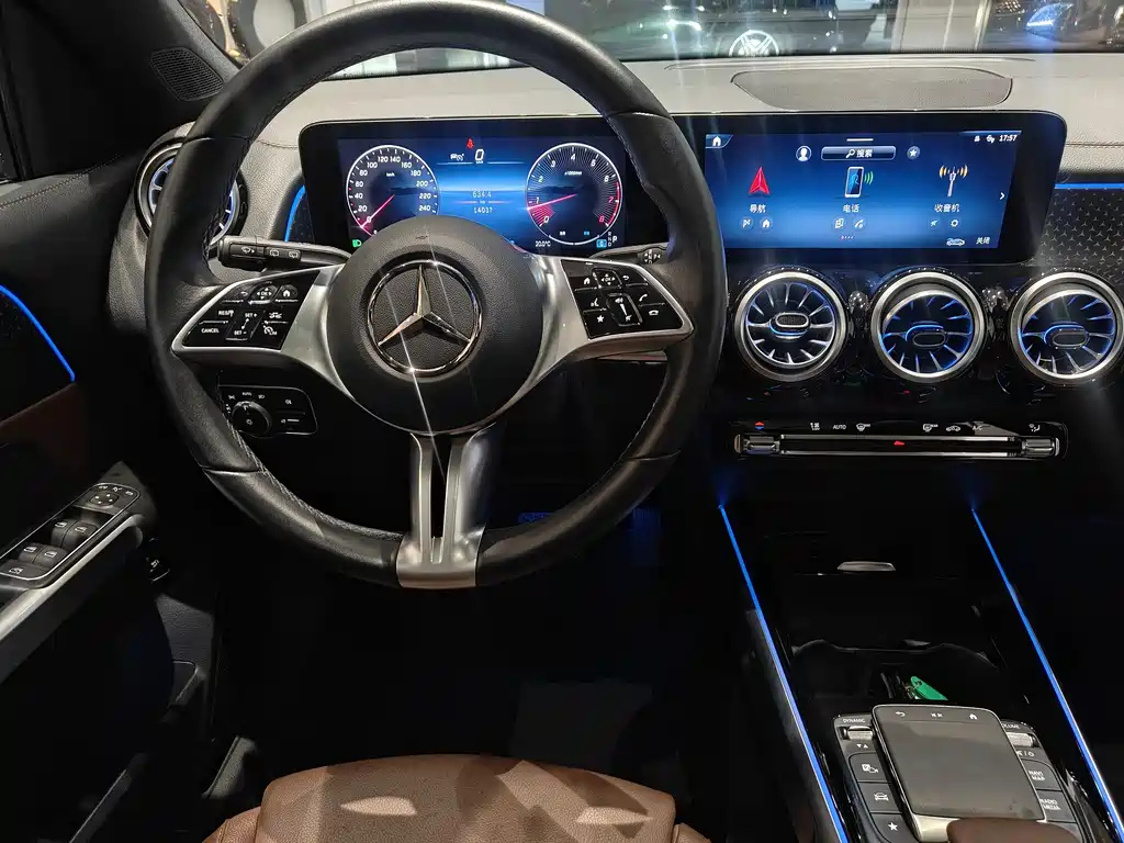 MERCEDES BENZ GLB 2023